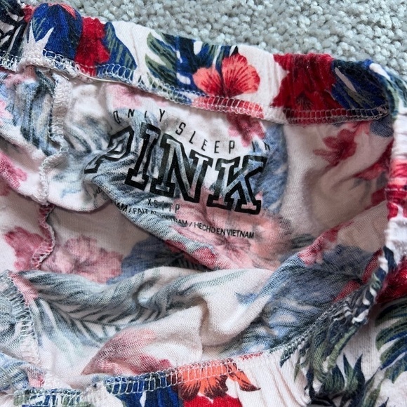PINK Victoria Secret Tropical Sleep Shorts - Picture 4 of 5